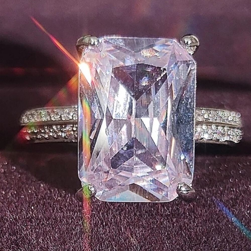 NEW 925 STERLING SILVER LUXURY DIAMOND RING, BEAUTIFUL RING, SHINY RING - Picture 2 of 7
